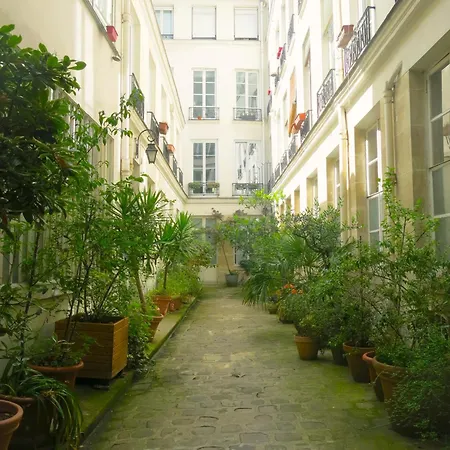 Apartment Roommate Share Colocation 1 Bedroom In Two Bedroom Luxe Marais Bretagne Citycosy *