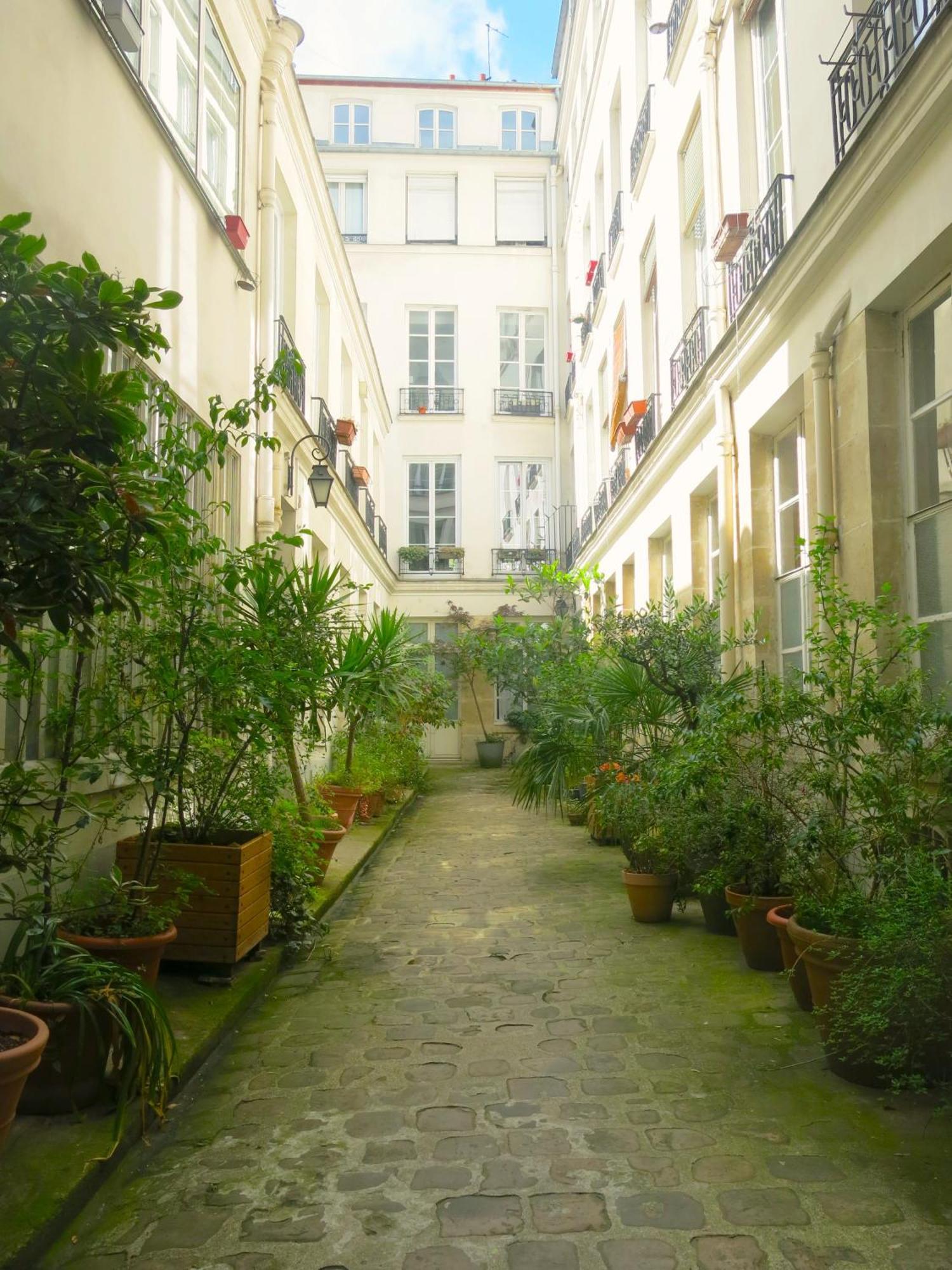 Apartment Roommate Share Colocation 1 Bedroom In Two Bedroom Luxe Marais Bretagne Citycosy *